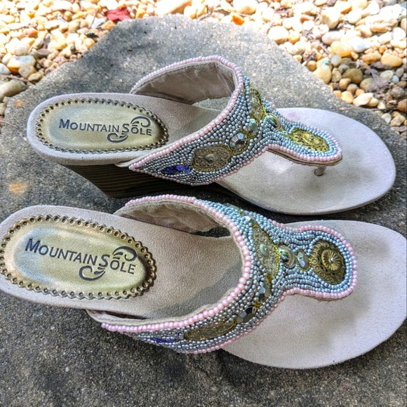 Mountain Sole Women's 7.5 Leather Sandals Slides Wedge Heels Pink Silver Beads - Picture 3 of 11